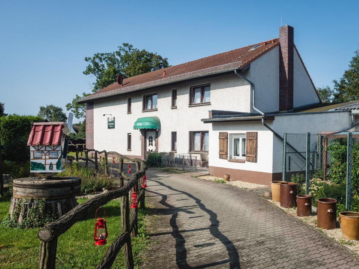 Gasthaus Stuckatz Dollenchen Bagian luar foto