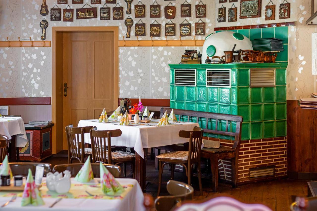 Gasthaus Stuckatz Dollenchen Bagian luar foto