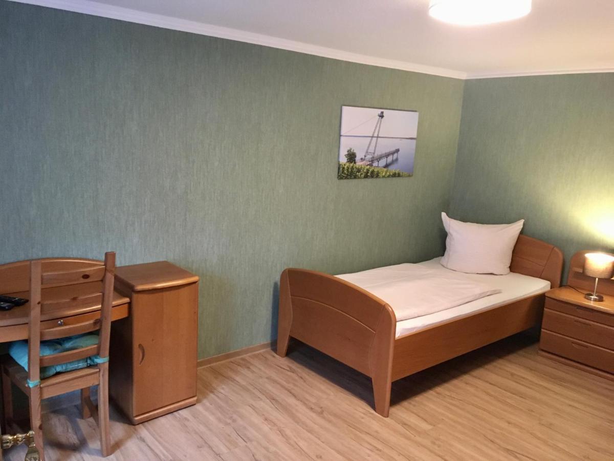 Gasthaus Stuckatz Dollenchen Bagian luar foto
